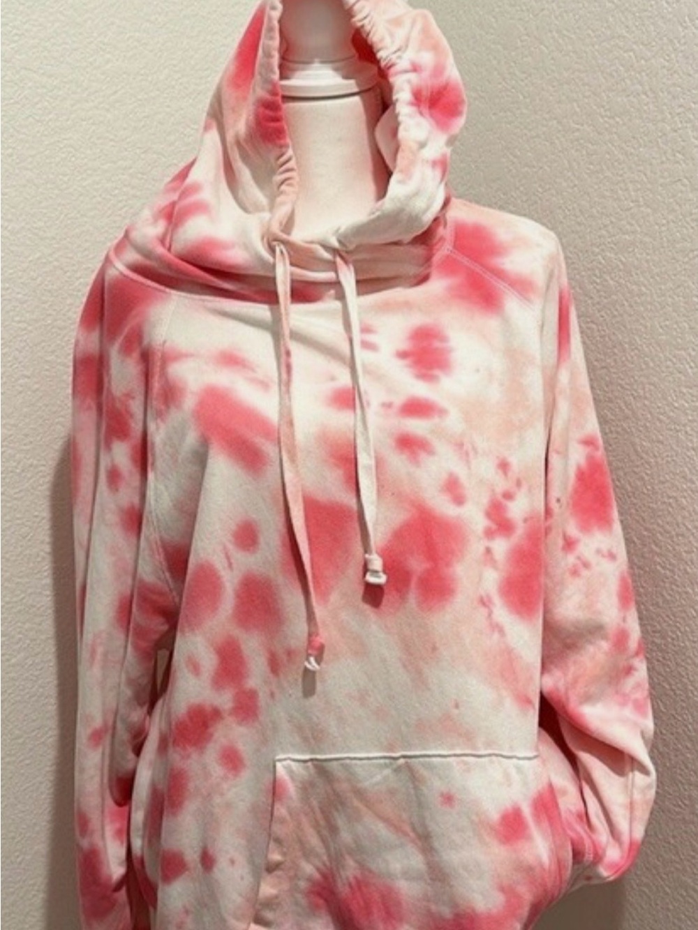 2019 Victoria Secret PINK Tie Dye Sweatshirt Hoodie Size small